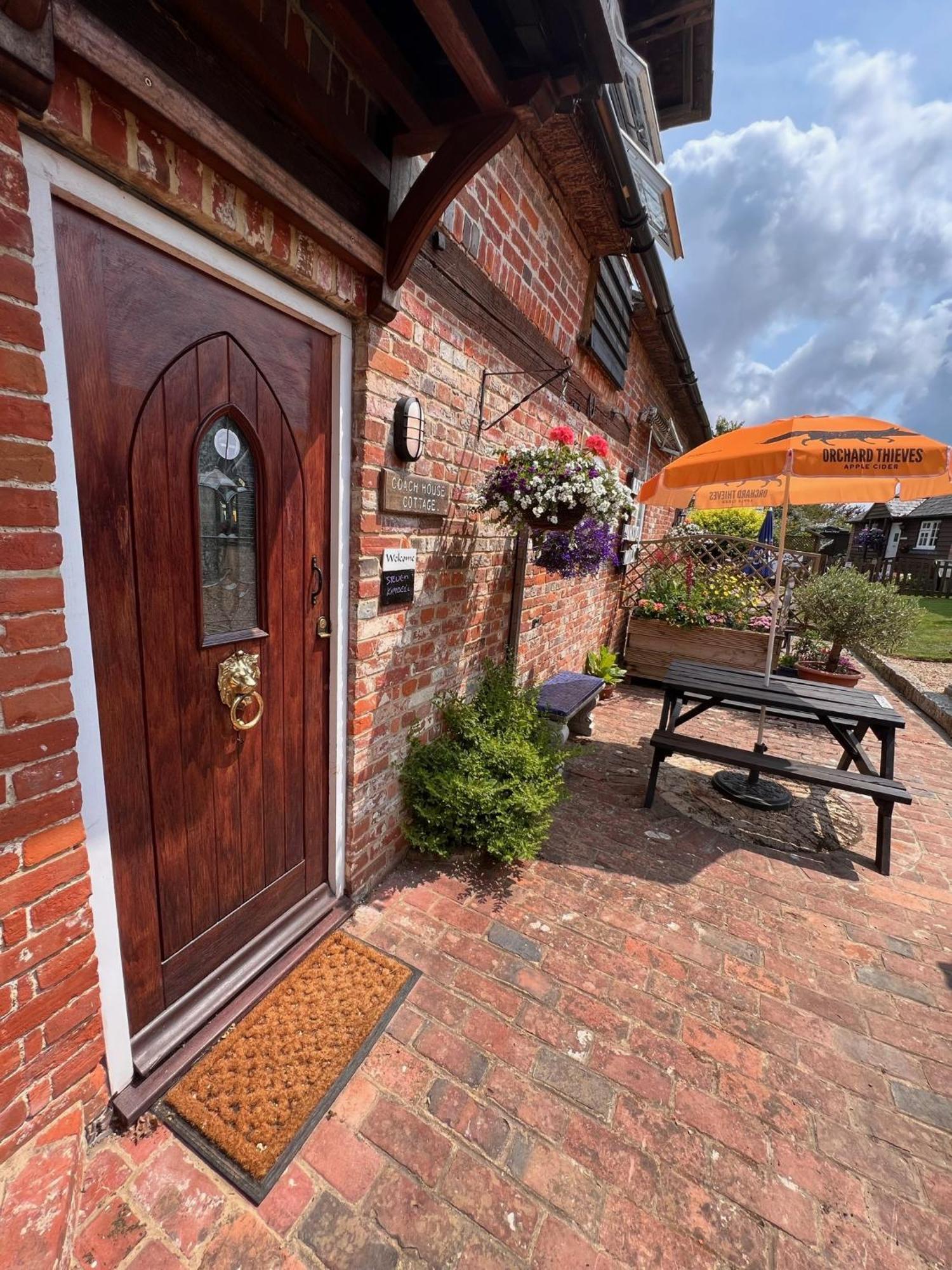 Hunston Mill Self Catering Dog Stay For Free Chichester Exterior photo