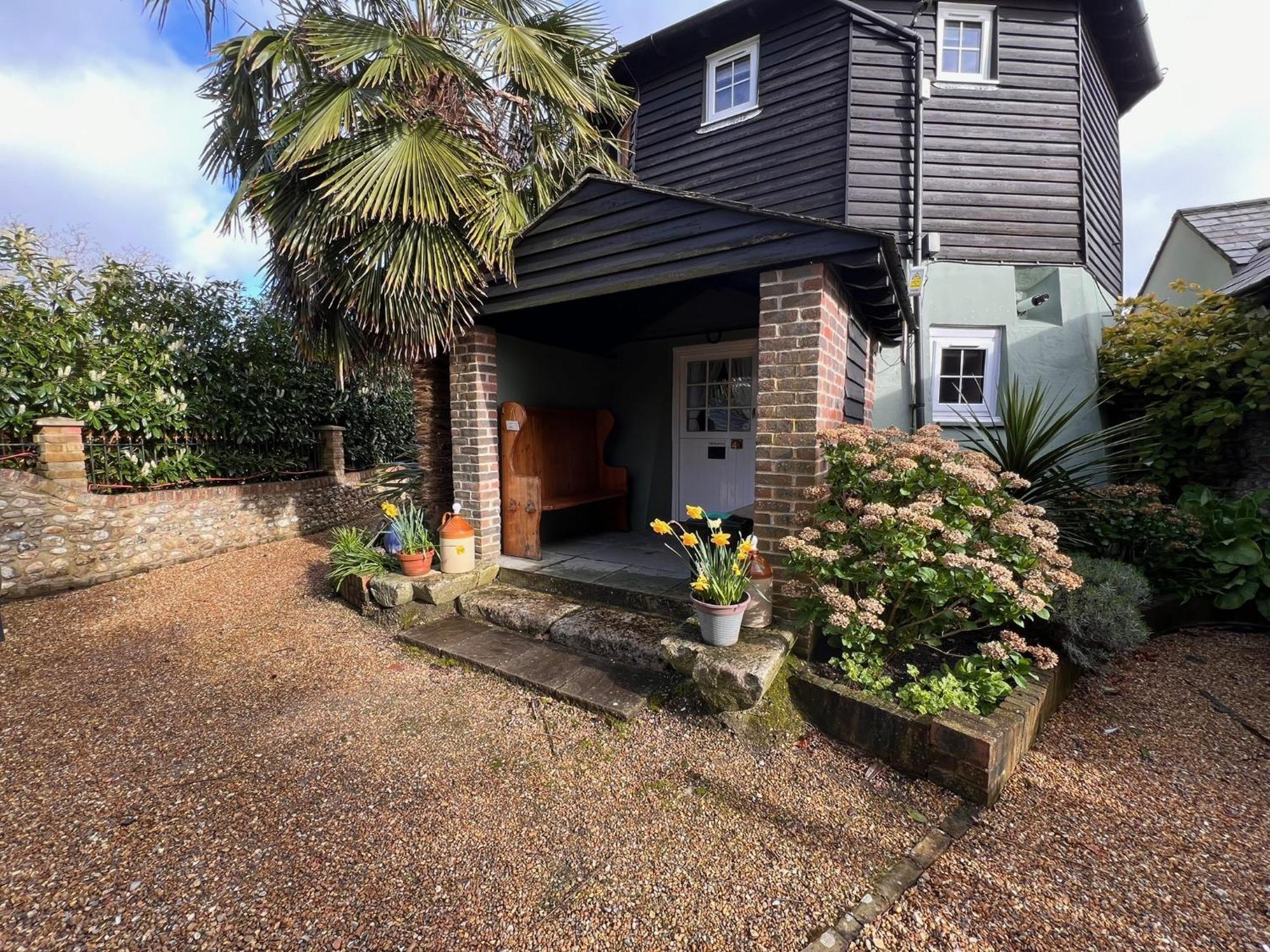 Hunston Mill Self Catering Dog Stay For Free Chichester Exterior photo
