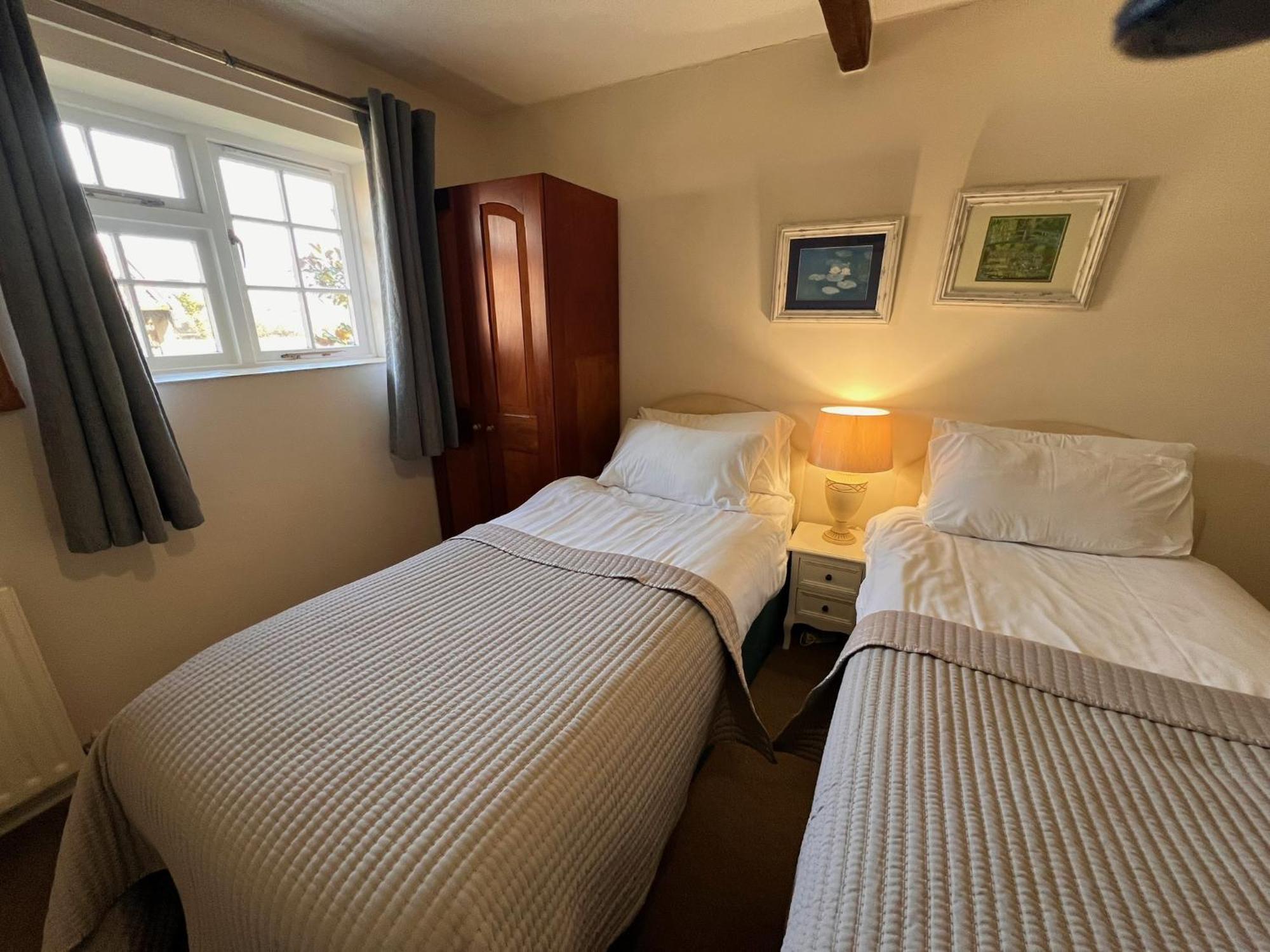Hunston Mill Self Catering Dog Stay For Free Chichester Exterior photo