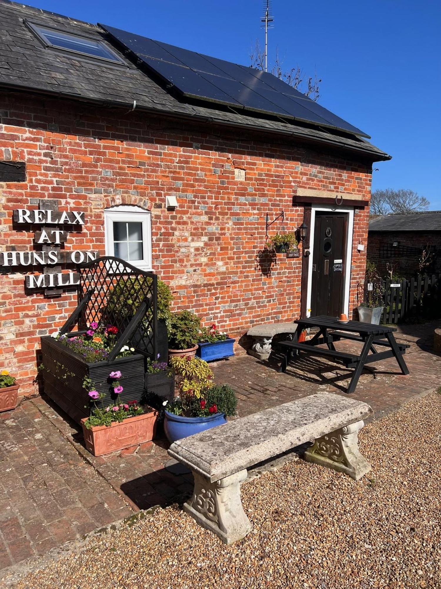 Hunston Mill Self Catering Dog Stay For Free Chichester Exterior photo