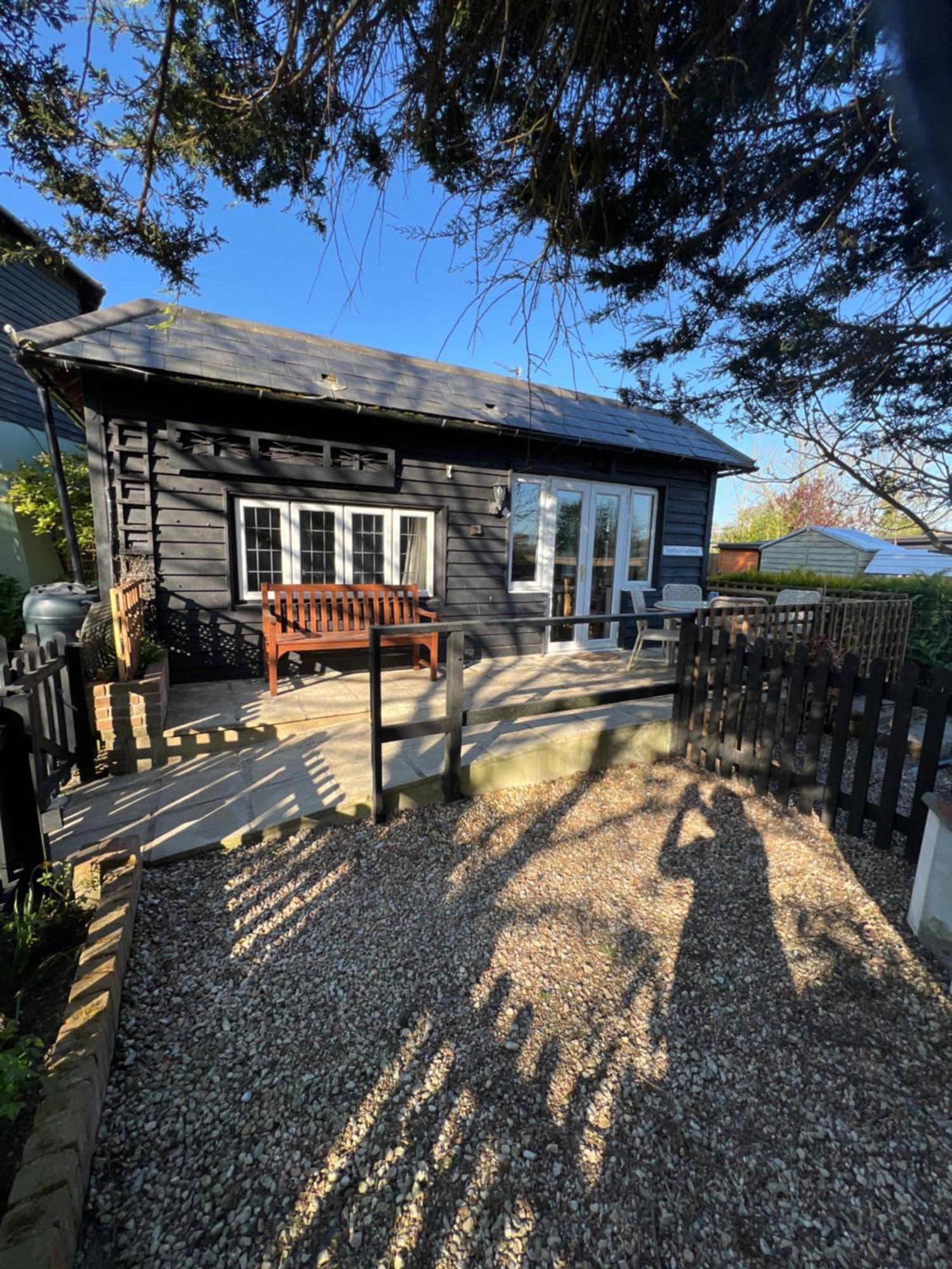 Hunston Mill Self Catering Dog Stay For Free Chichester Exterior photo