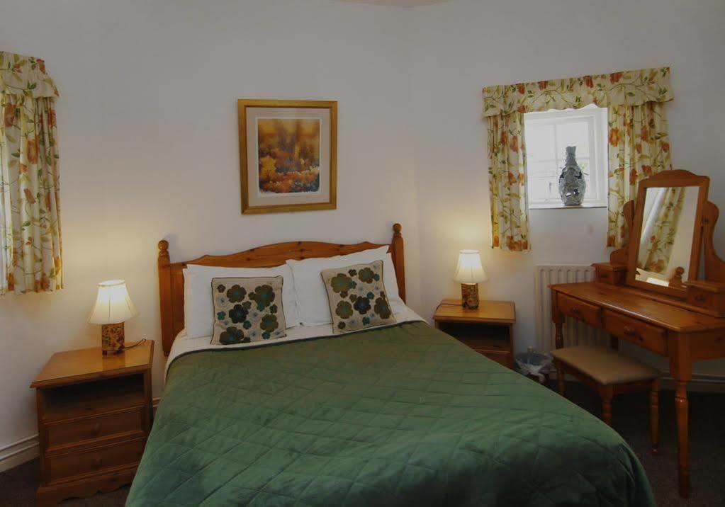 Hunston Mill Self Catering Dog Stay For Free Chichester Exterior photo