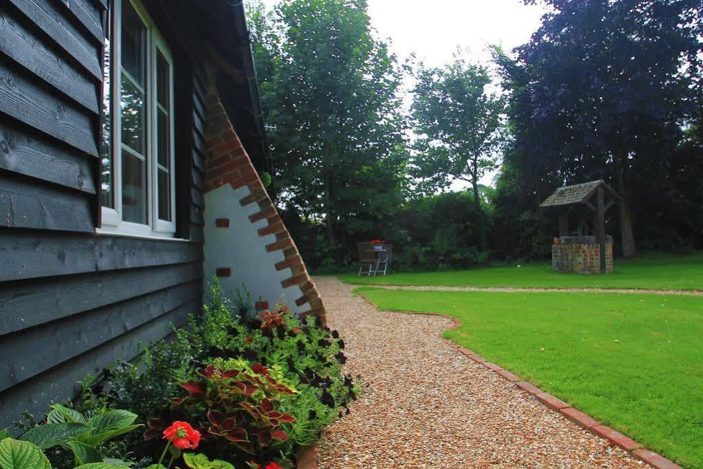Hunston Mill Self Catering Dog Stay For Free Chichester Exterior photo